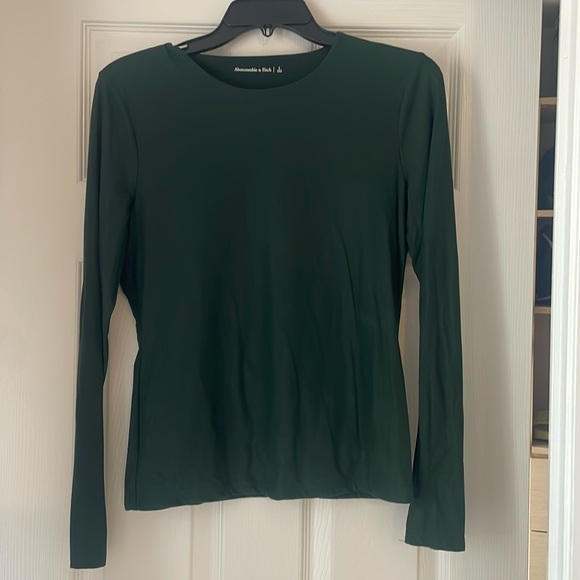 Abercrombie Soft Matte Seamless Tuckable Long Sleeve Top - Picture 1 of 3